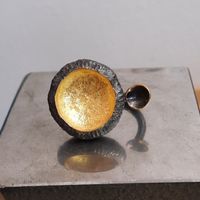 Ringspange in Silber 925/- geschw&auml;rzt, gegossene Eichelkappe, innen feinvergoldet &euro; 325.-