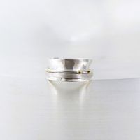 Ring in Silber 925/- mit 2 beweglichen Ringen, 1 Ring mit kleinen Goldk&uuml;gelchen, &euro; 170.-